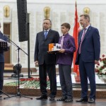 Иван Поданев из Губкина Белгородской области получил приз за первое место Иван Поданев из Губкина Белгородской области получил приз за первое место