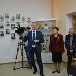 Гендиректор МБОО "СоСеДИ" Андрей Гринь, директор лицея №1 Инна Левшина, руководитель МАНЖ Галина Спасская и зам главного редактор издательства "Подмосковье" Татьяна Становая на открытии фотовыставки проекта www.fotohroniki.ru