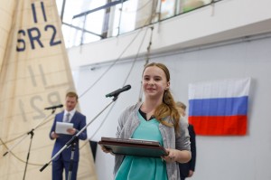 Диплом и приз за первое место в возрастной группе до 11 лет проекта fotohroniki.ru получила Александра Зимбулатова – ученица 4 класса школы №45 города Калуги