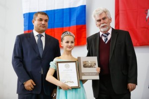 Исполняющий обязанности председателя Общероссийского общественного движения «Гражданское достоинство» Павел Вдовиченко (справа) и Елизавета Сусаева из Серпуховского района Московской области​​​​​​