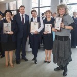 Руководитель проекта "Семейные фотохроники Великих войн России" Сергей Рыбальченко вместе с победителями конкурса 2016 года. Руководитель проекта "Семейные фотохроники Великих войн России" Сергей Рыбальченко вместе с победителями конкурса 2016 года.