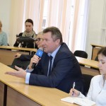 Сергей Рыбальченко, гендиректор Института научно-общественной экспертизы, на научном семинаре Центра исследований гражданского общества Сергей Рыбальченко, гендиректор Института научно-общественной экспертизы, на научном семинаре Центра исследований гражданского общества