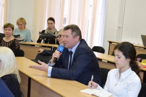 Сергей Рыбальченко, гендиректор Института научно-общественной экспертизы, на научном семинаре Центра исследований гражданского общества
