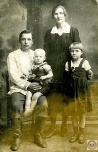 Добровольческий проект "Семейные фотохроники Великих войн России" www.fotohroniki.ru