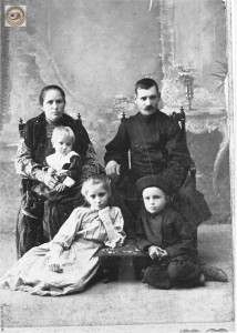 Добровольческий проект "Семейные фотохроники Великих войн России" www.fotohroniki.ru