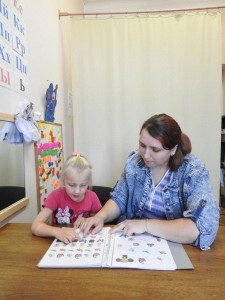 Занятия в общественной организации «Радимичи - детям Чернобыля»